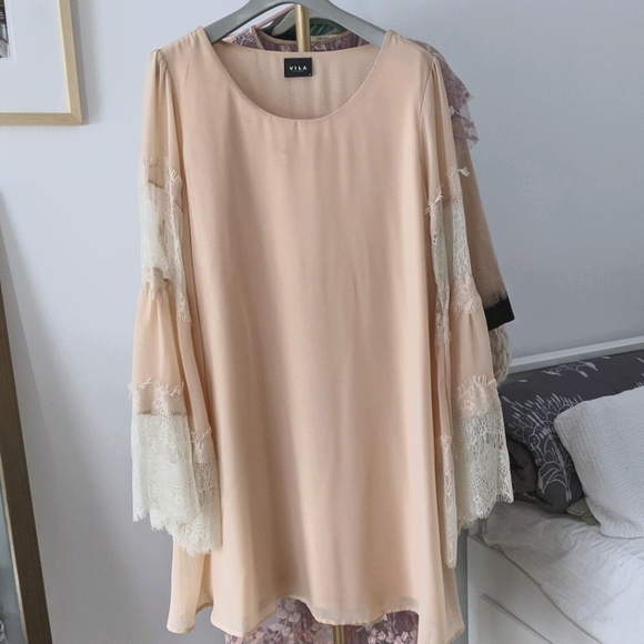 Schitt's Creek Alexis Dress - Picture 3 of 6